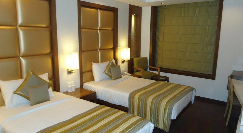Almondz Hotel 